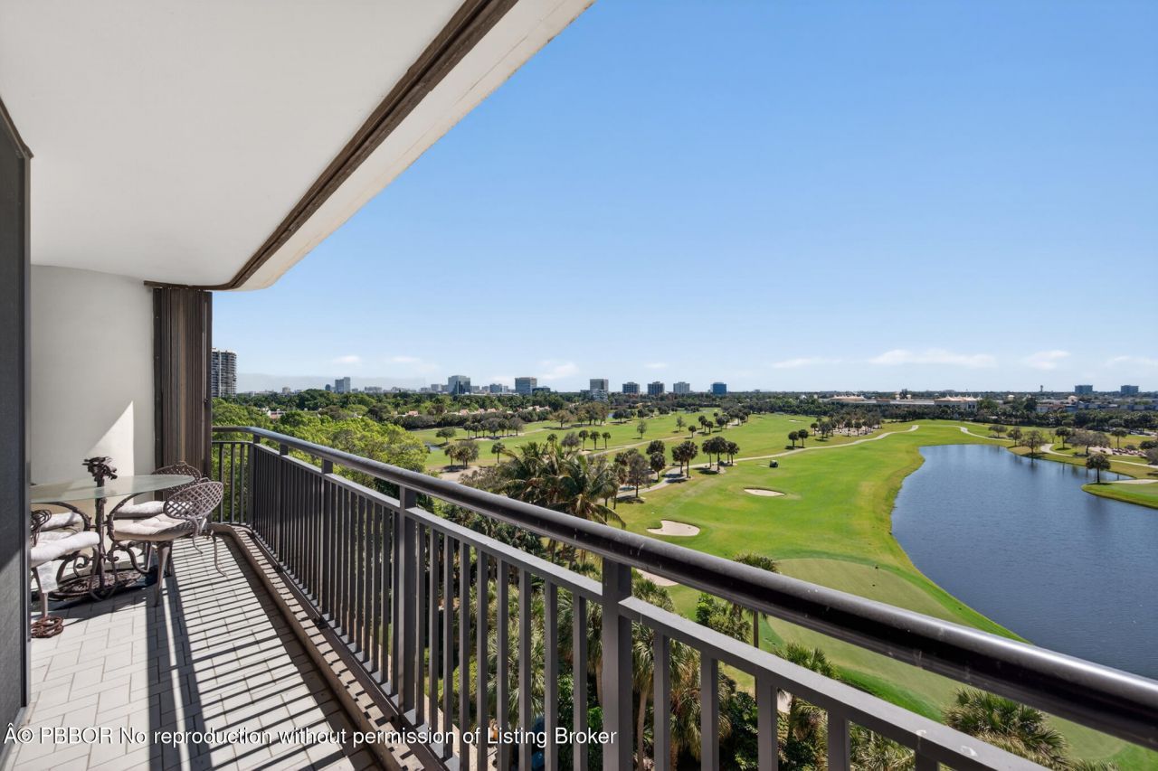 2427 Presidential Way, Unit APT 803, West Palm Beach, FL 33401 Photo