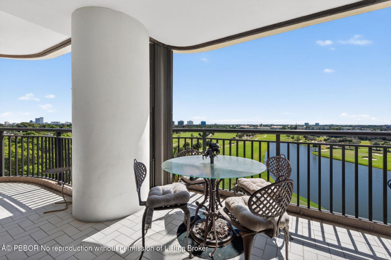 2427 Presidential Way, Unit APT 803, West Palm Beach, FL 33401 Photo