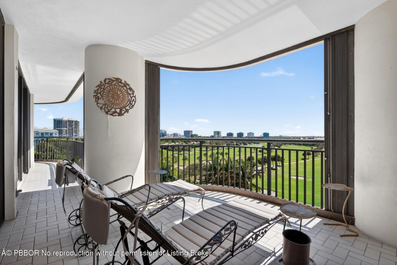 2427 Presidential Way, Unit APT 803, West Palm Beach, FL 33401 Photo