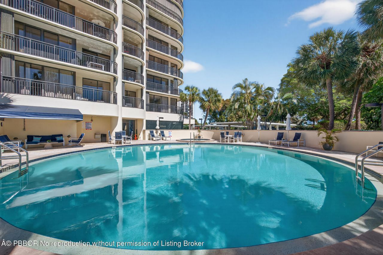 2427 Presidential Way, Unit APT 803, West Palm Beach, FL 33401 Photo