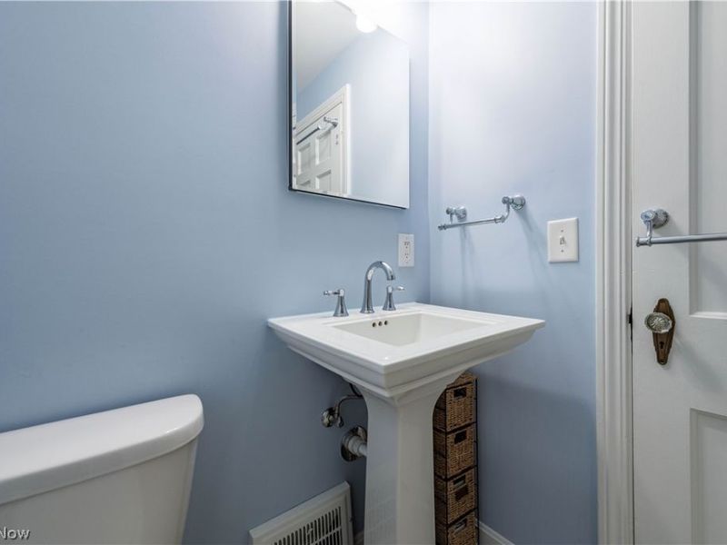 14414 Alger Road, Cleveland, OH 44111 Photo 14