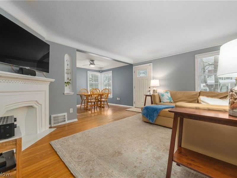 14414 Alger Road, Cleveland, OH 44111 Photo 4