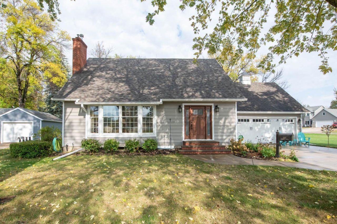 521 7th Avenue Ne, Waseca, MN 56093 Main Photo