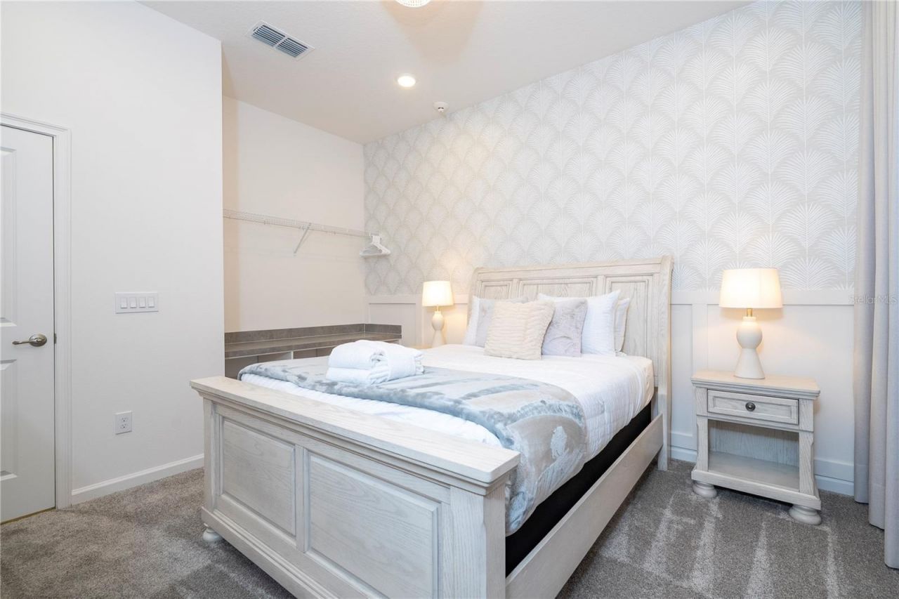 5860 High Seas Drive, Orlando, FL 32821 Photo