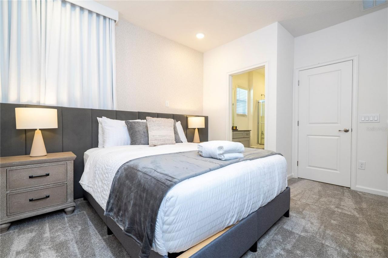 5860 High Seas Drive, Orlando, FL 32821 Photo