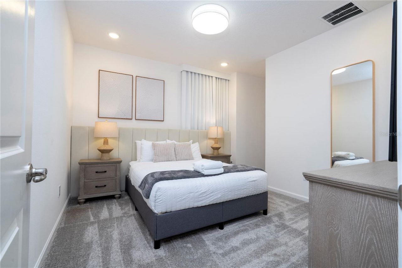 5860 High Seas Drive, Orlando, FL 32821 Photo