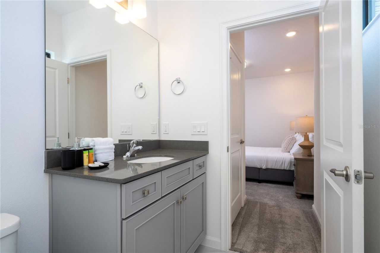 5860 High Seas Drive, Orlando, FL 32821 Photo