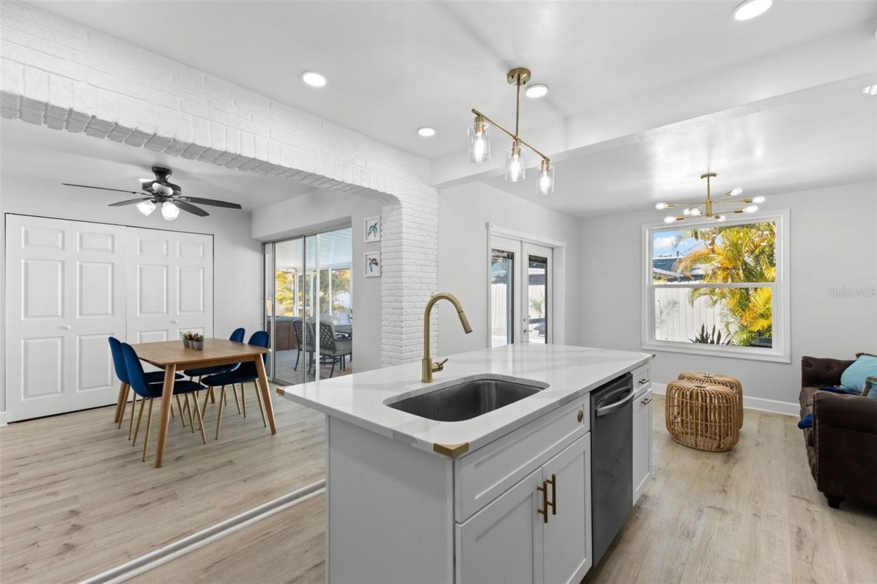 6419 43rd Avenue N, Kenneth City, FL 33709 Photo