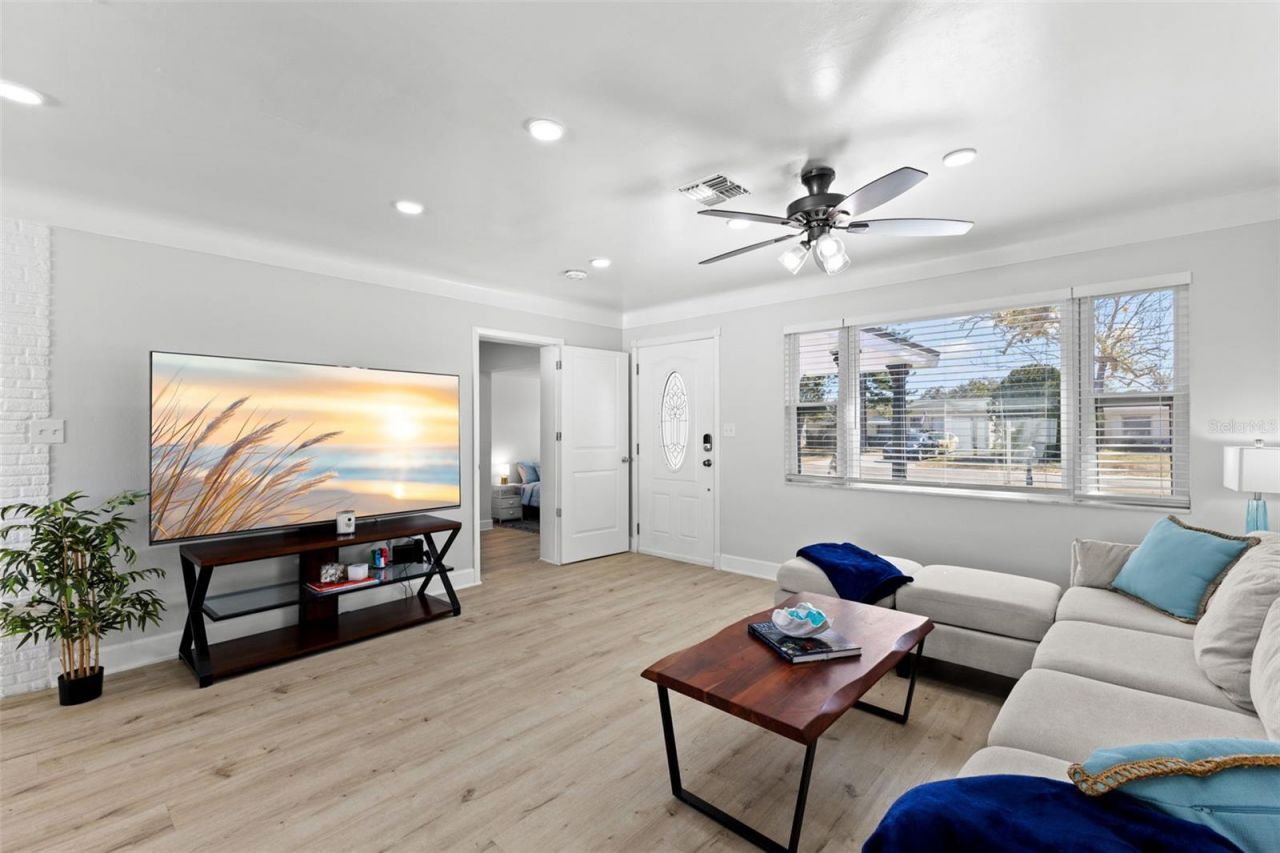 6419 43rd Avenue N, Kenneth City, FL 33709 Photo