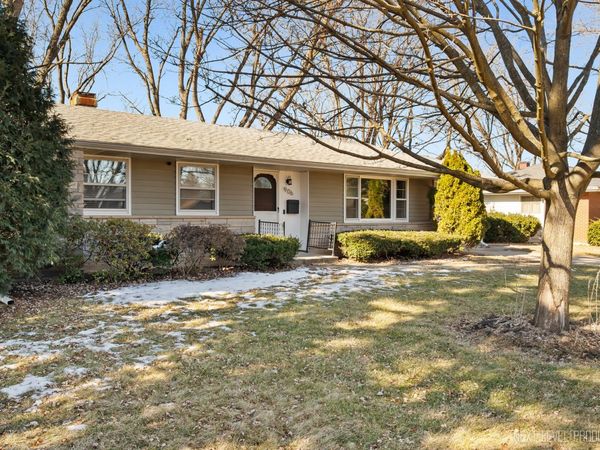906 Carol Avenue, Elgin, IL 60123