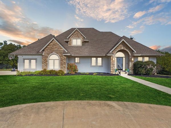 638 W Cedarville Road, Freeport, IL 61032