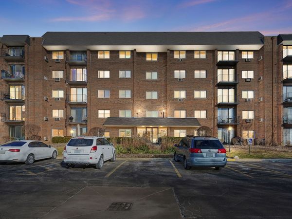 4711 Saint Joseph Creek Drive, Unit 5H, Lisle, IL 60532