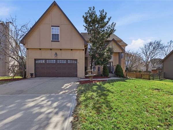 5920 NE Ruby Lane, Lee's Summit, MO 64064
