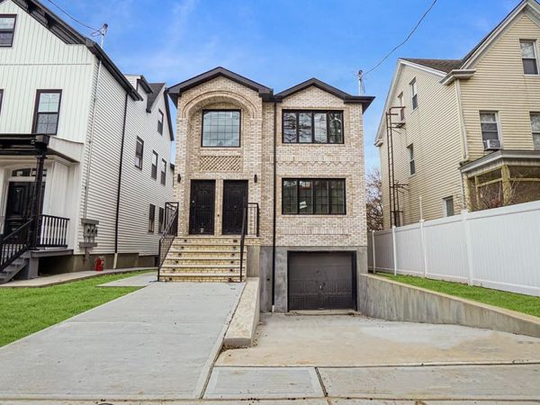 338 E 234th Street, Bronx, NY 10470