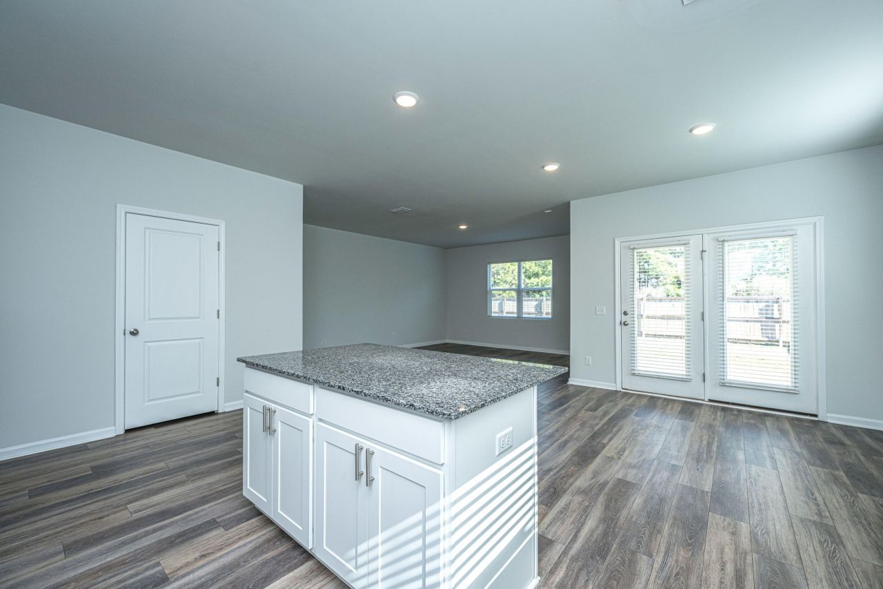 299 W Bradford Pointe Drive Photo 14