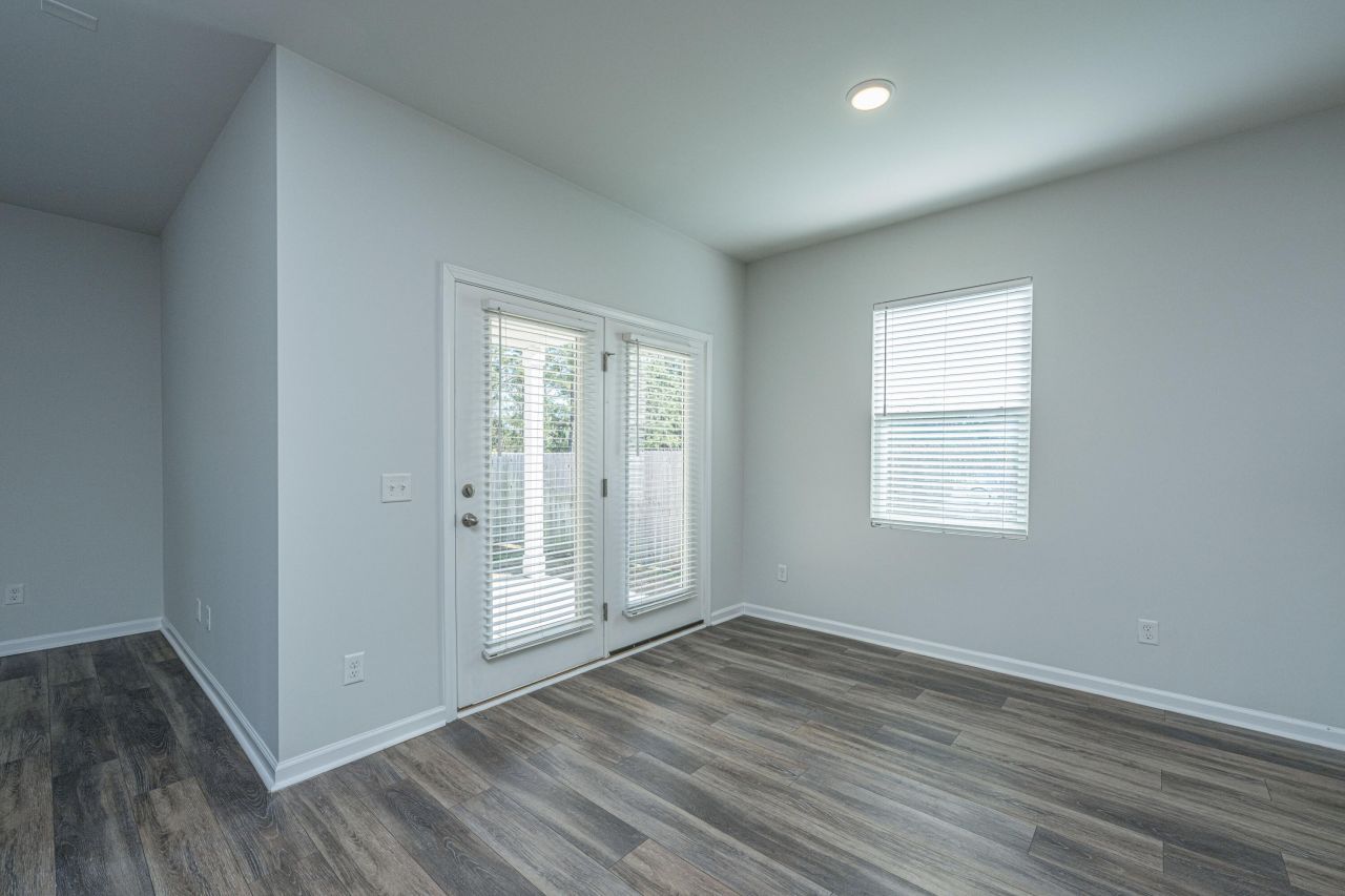 299 W Bradford Pointe Drive Photo 15