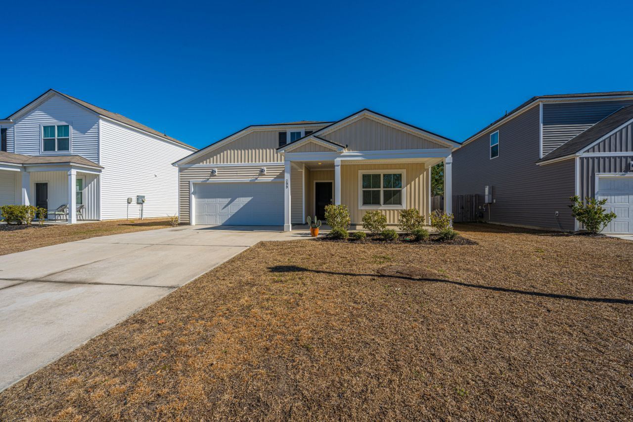 299 W Bradford Pointe Drive Photo 2