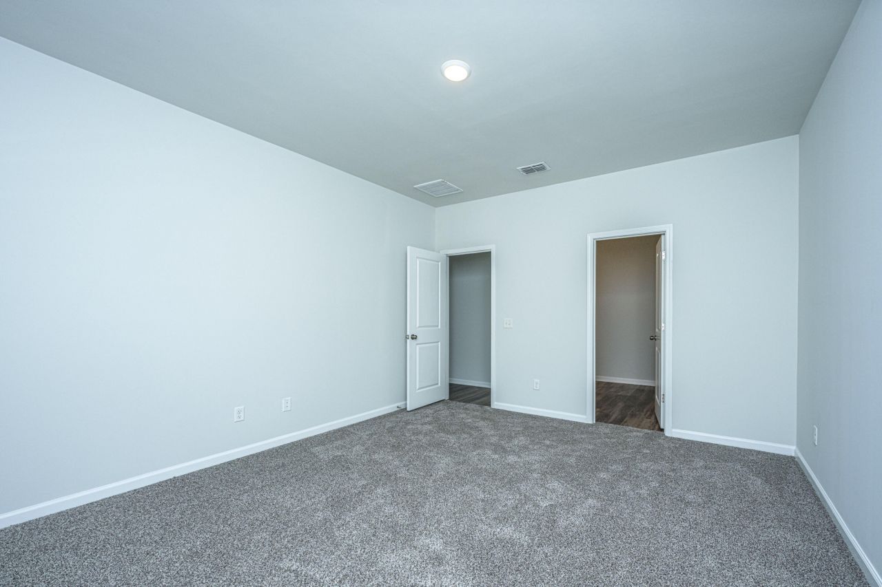 299 W Bradford Pointe Drive Photo 22