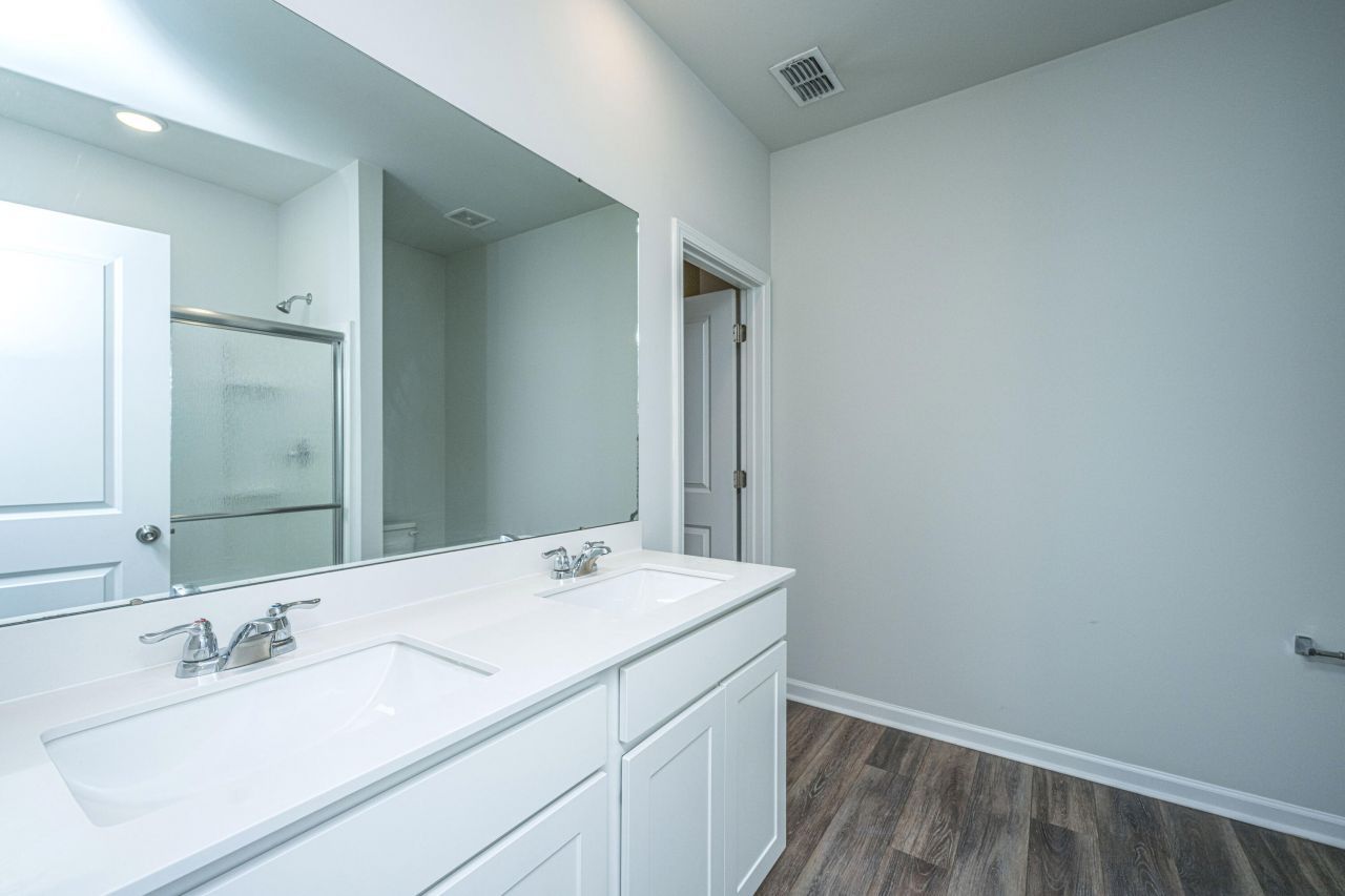 299 W Bradford Pointe Drive Photo 23