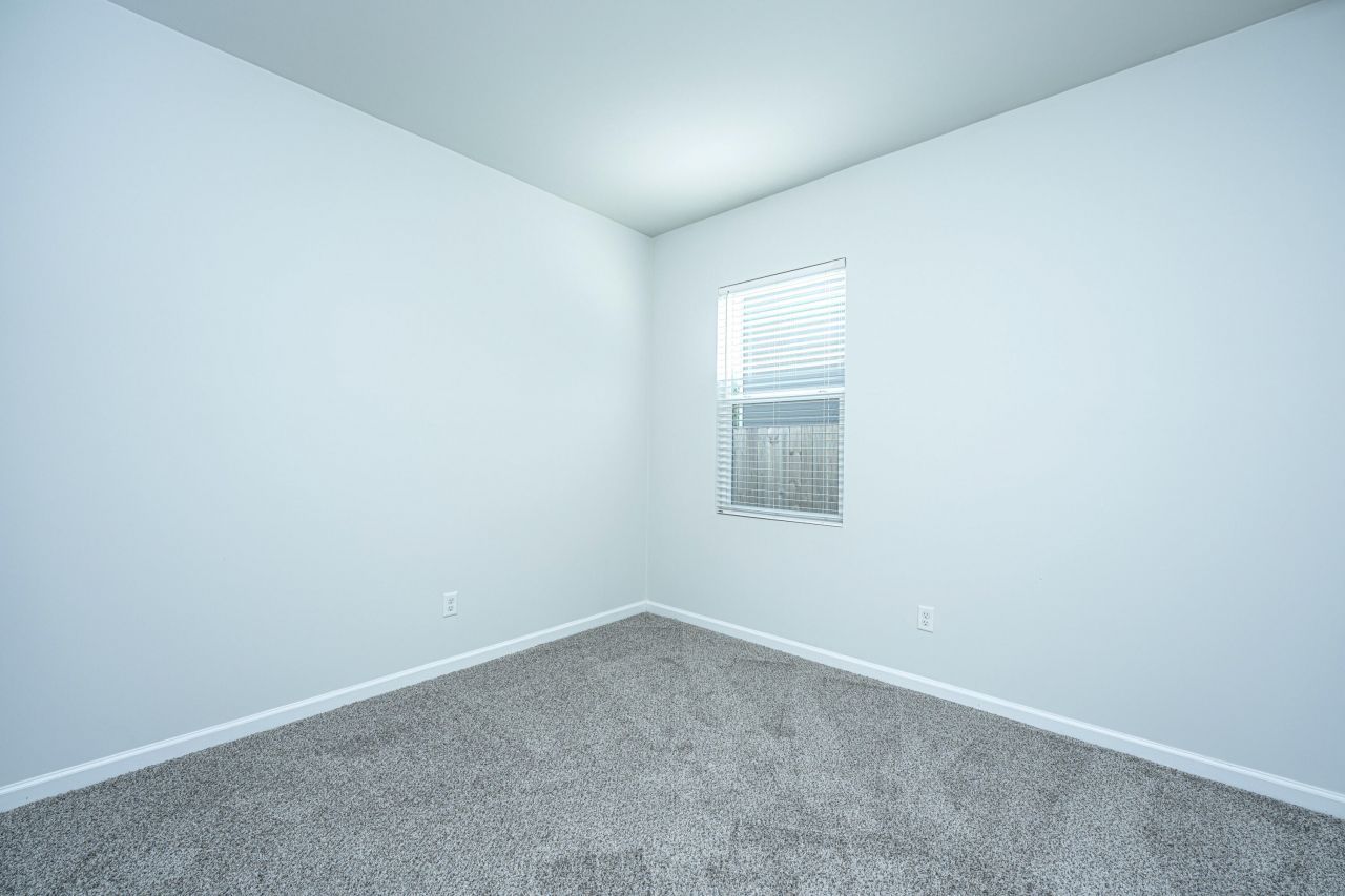 299 W Bradford Pointe Drive Photo 32