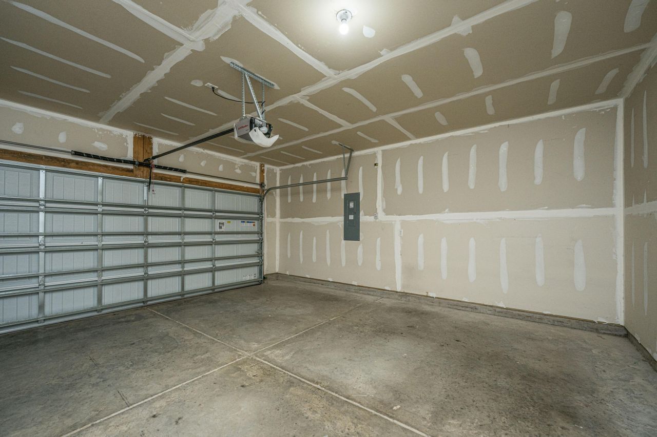 299 W Bradford Pointe Drive Photo 35