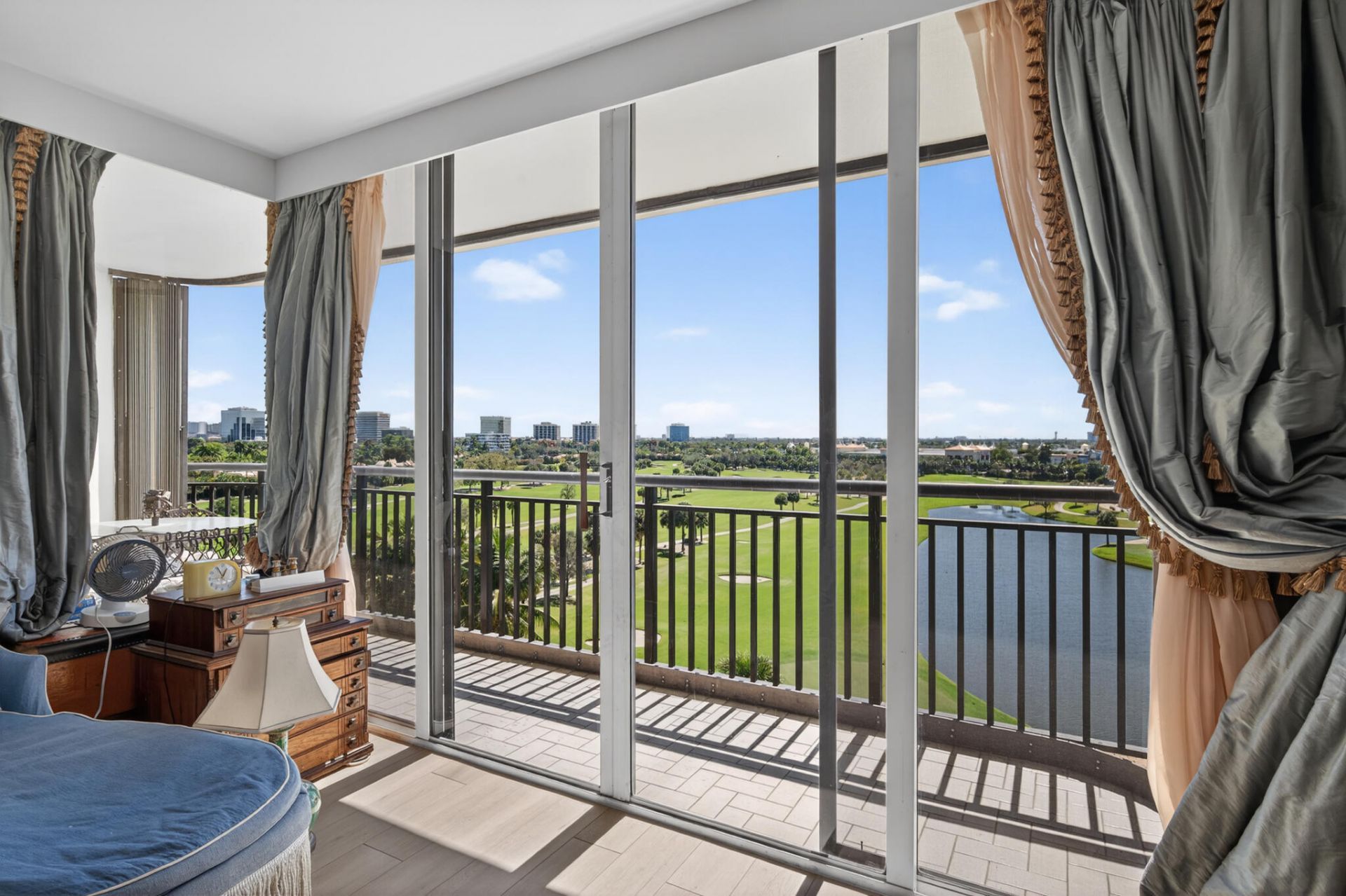 2427 Presidential Way, Unit 803, West Palm Beach, FL 33401 Photo