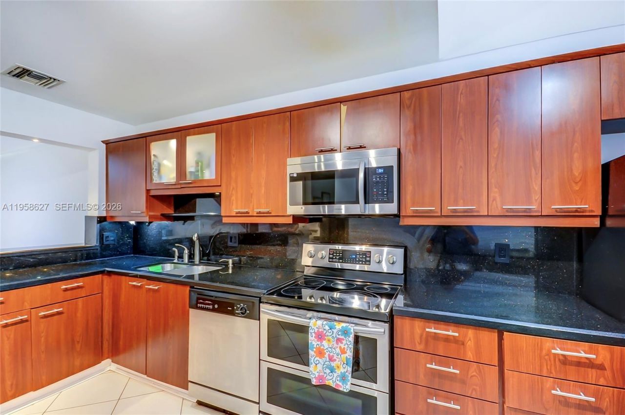 3831 Estepona Ave , Unit 11-D-2, Doral, FL 33178 Photo