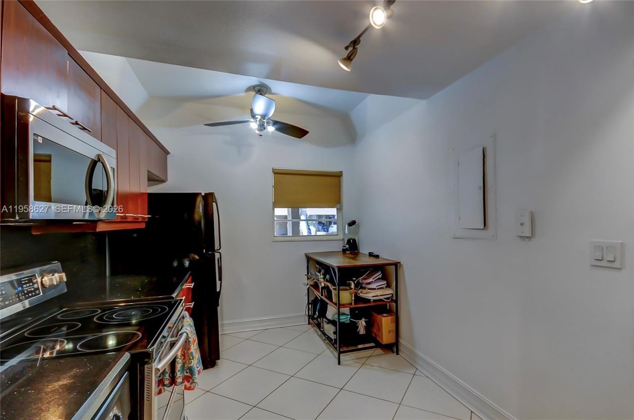 3831 Estepona Ave , Unit 11-D-2, Doral, FL 33178 Photo