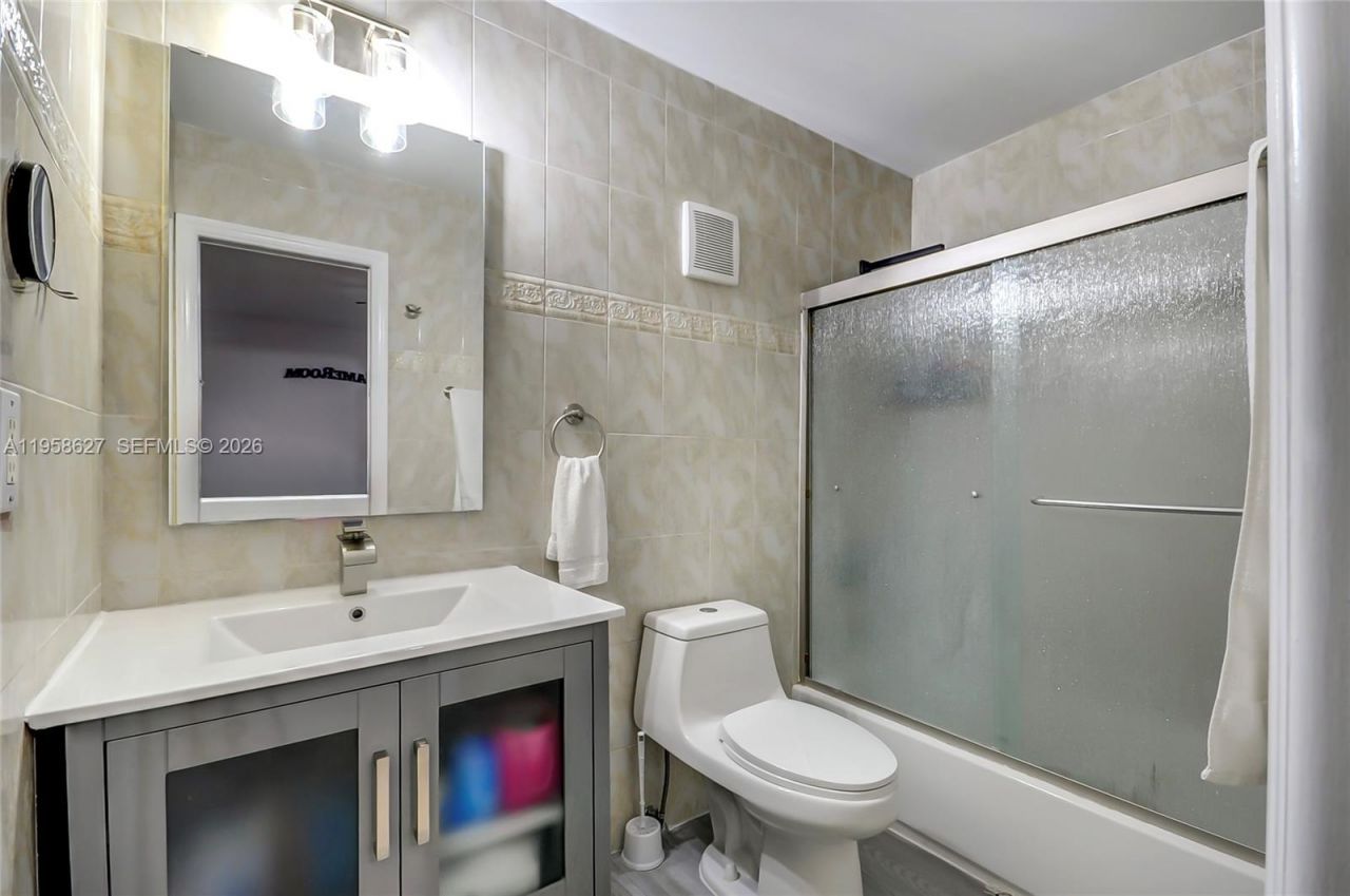 3831 Estepona Ave , Unit 11-D-2, Doral, FL 33178 Photo