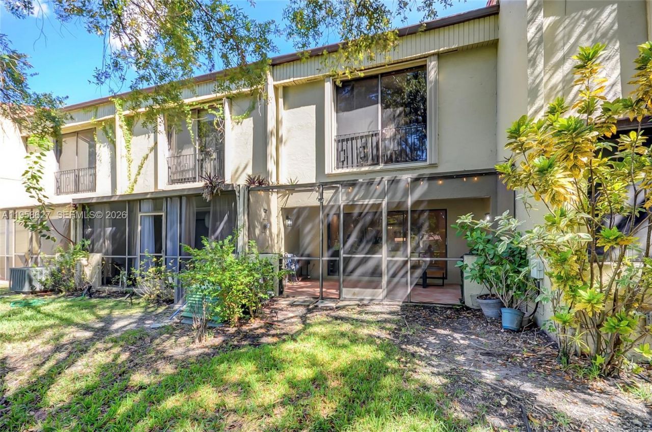 3831 Estepona Ave , Unit 11-D-2, Doral, FL 33178 Photo