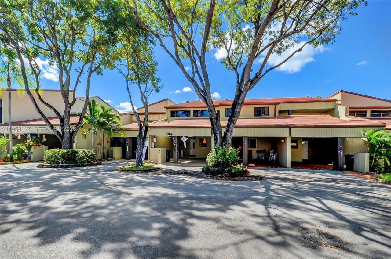 3831 Estepona Ave , Unit 11-D-2, Doral, FL 33178 Photo