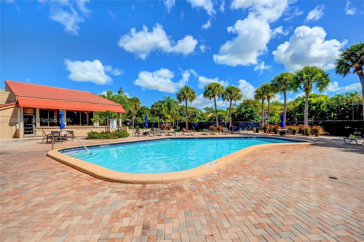 3831 Estepona Ave , Unit 11-D-2, Doral, FL 33178 Photo