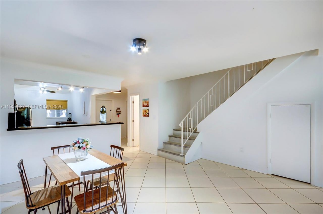 3831 Estepona Ave , Unit 11-D-2, Doral, FL 33178 Photo