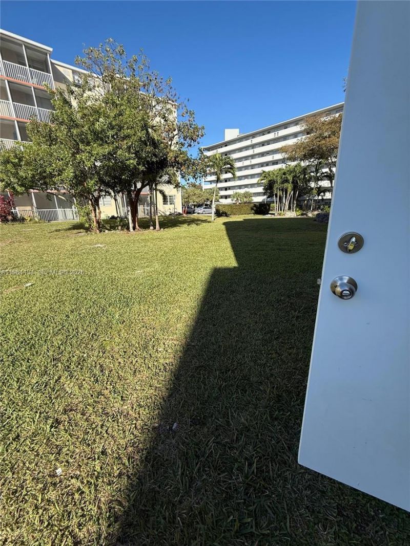 1710 NE 191st St , Unit 116-3, Miami, FL 33179 Photo