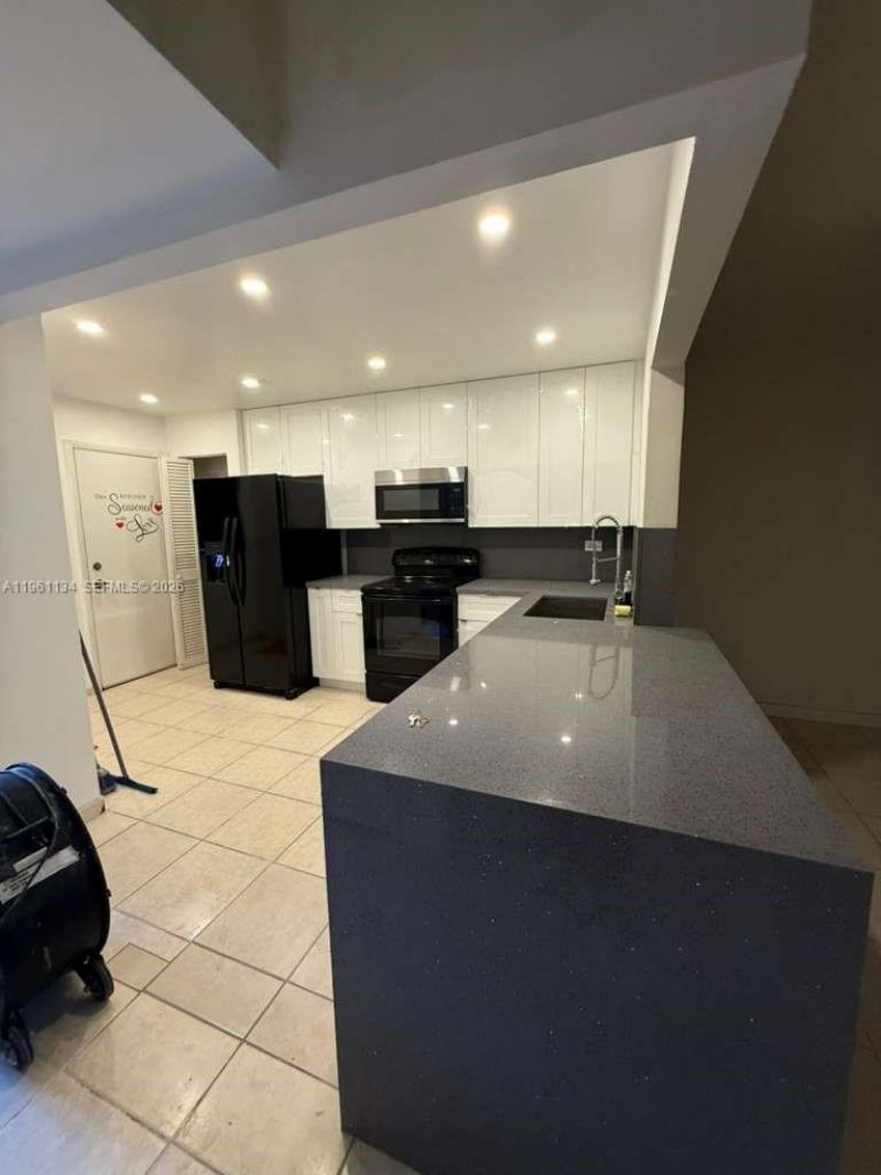 1710 NE 191st St , Unit 116-3, Miami, FL 33179 Photo