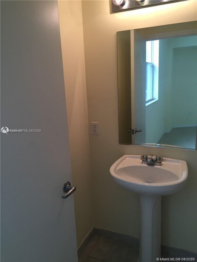 1 Glen Royal Pkwy , Unit 1404, Miami, FL 33125 Photo