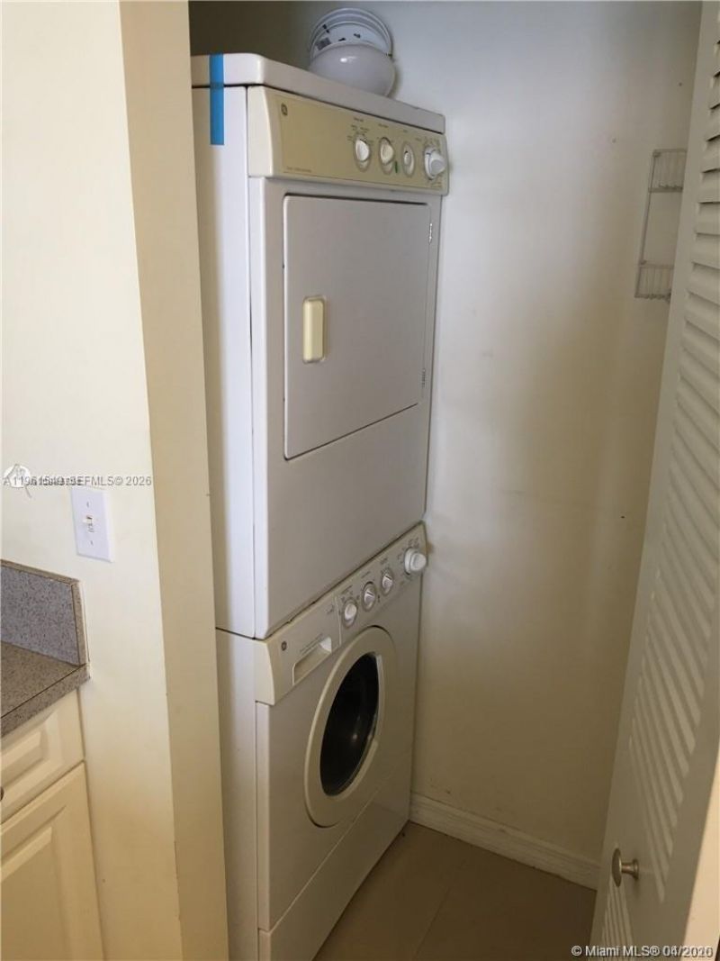 1 Glen Royal Pkwy , Unit 1404, Miami, FL 33125 Photo