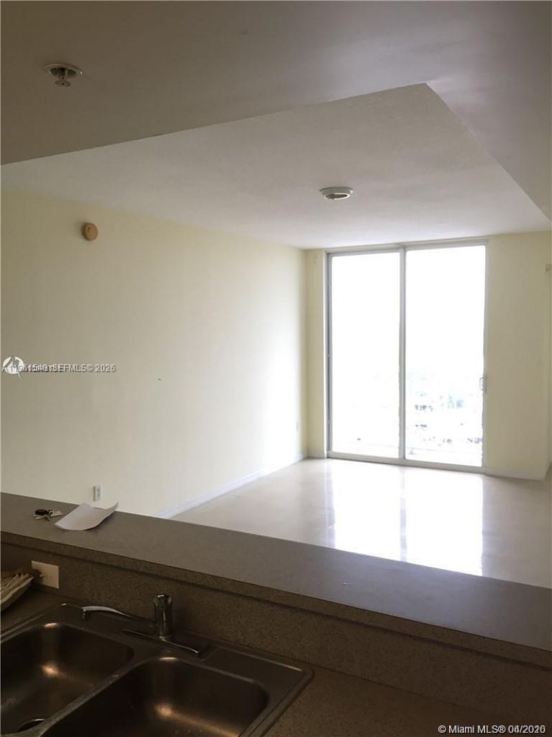 1 Glen Royal Pkwy , Unit 1404, Miami, FL 33125 Photo