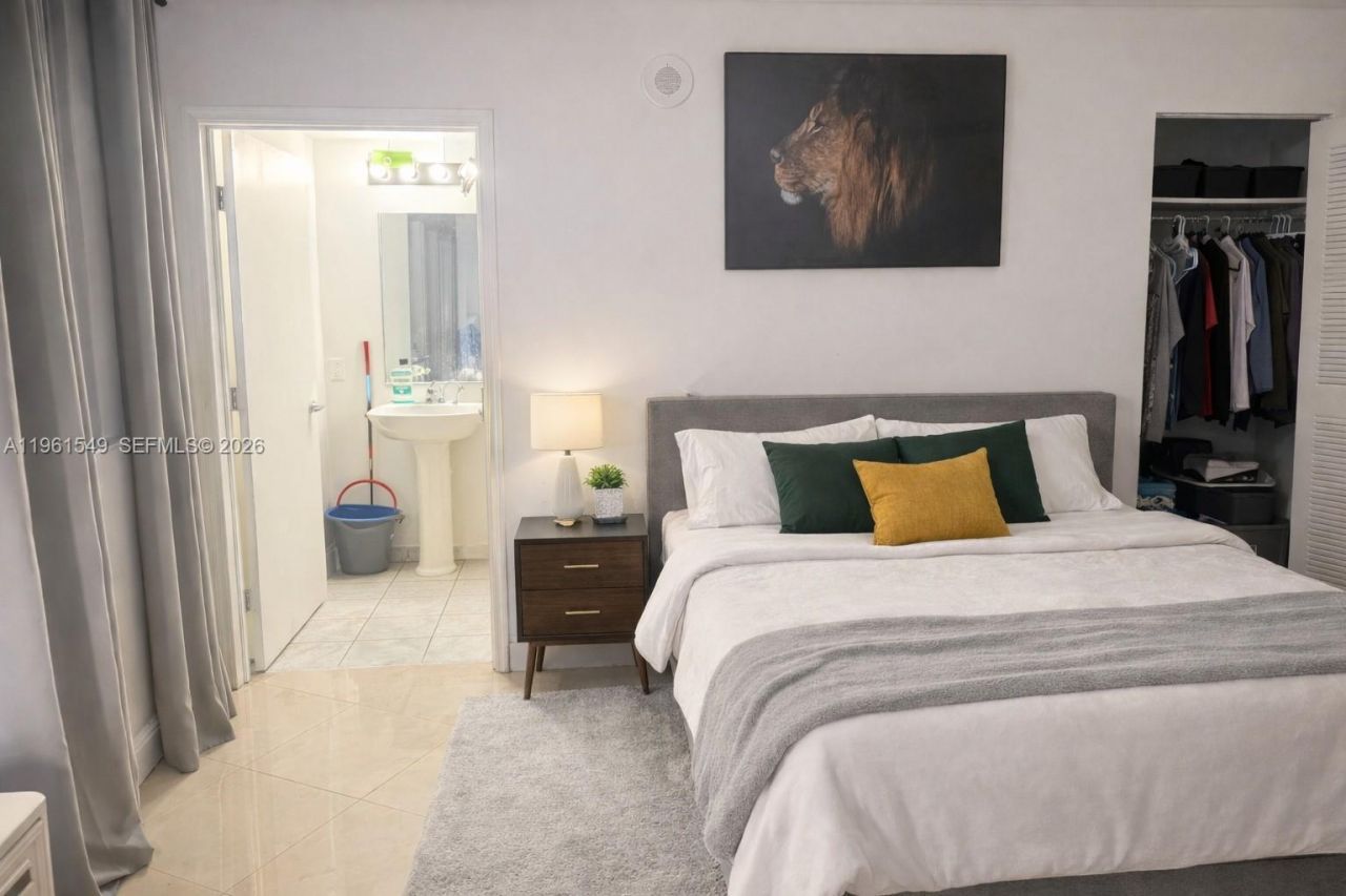 1 Glen Royal Pkwy , Unit 1404, Miami, FL 33125 Photo