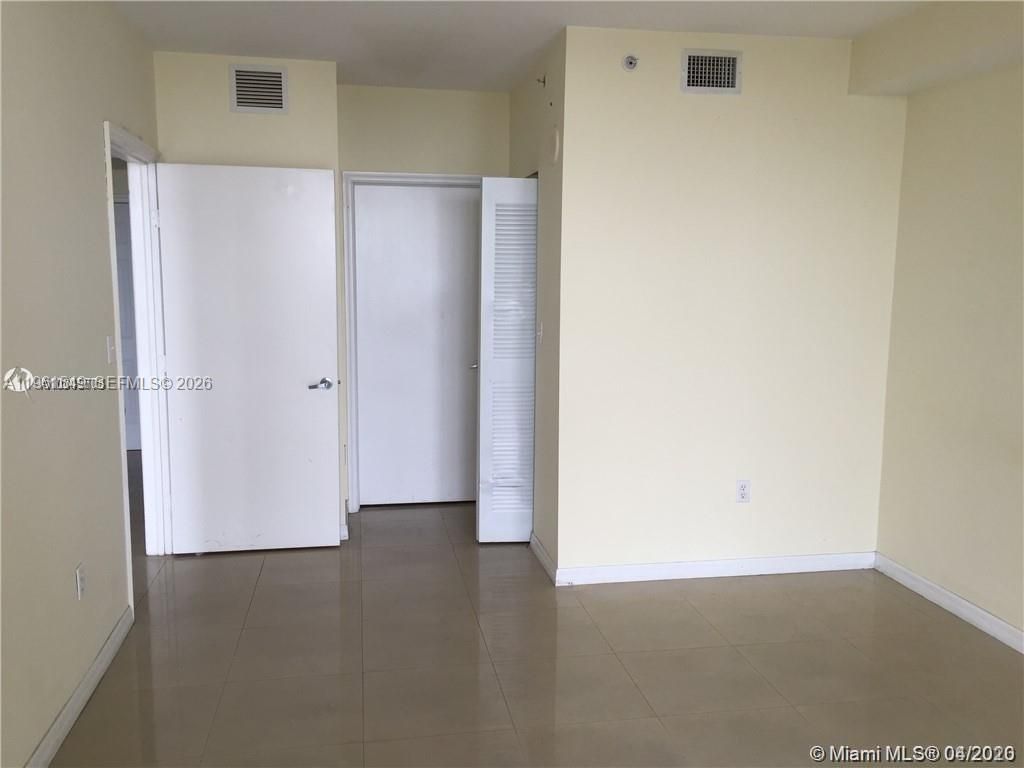 1 Glen Royal Pkwy , Unit 1404, Miami, FL 33125 Photo