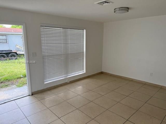 3921-3923 NW 164th St, Miami Gardens, FL 33054 Photo