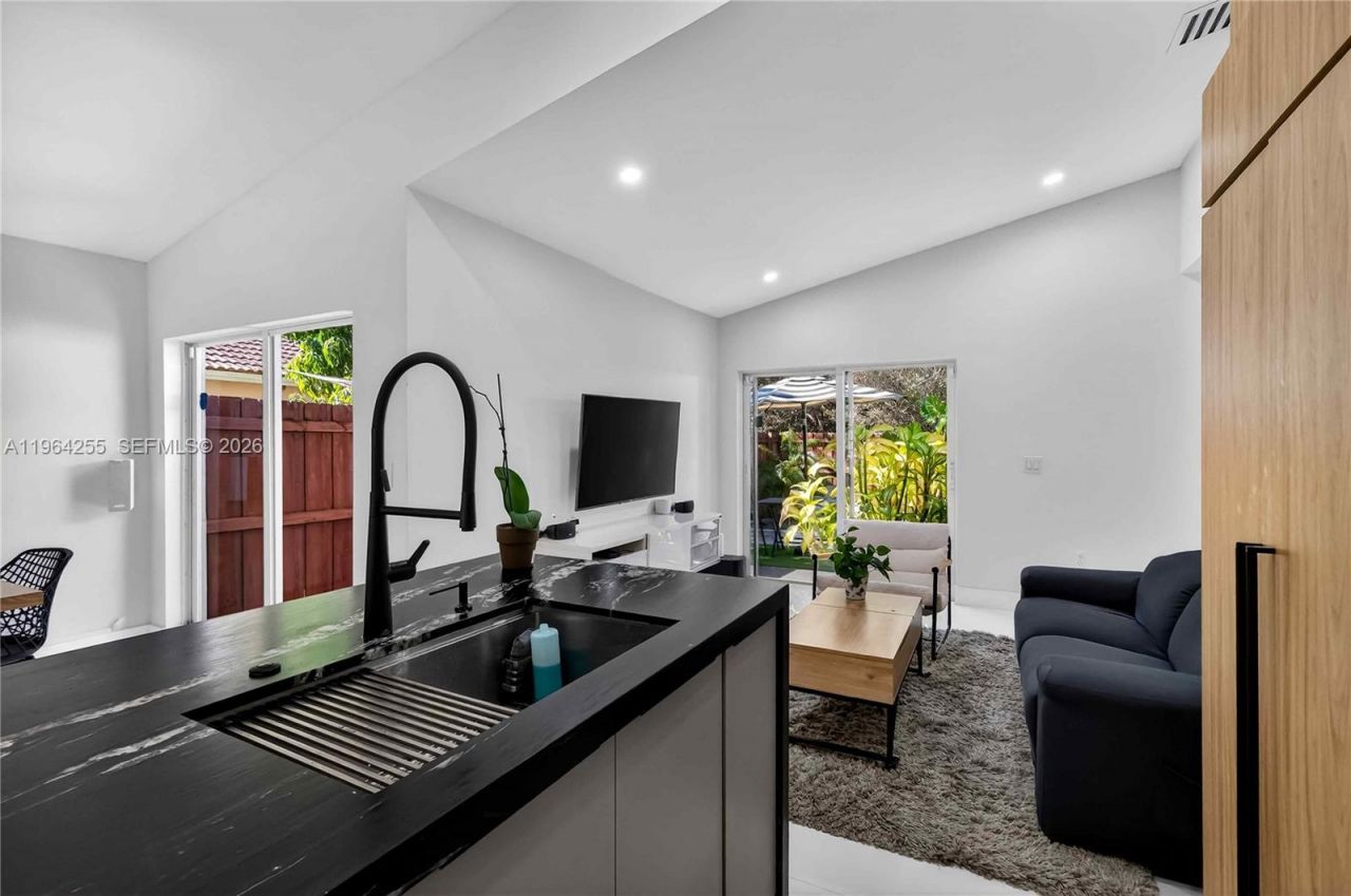 160 SW 206th Ave, Pembroke Pines, FL 33029 Photo