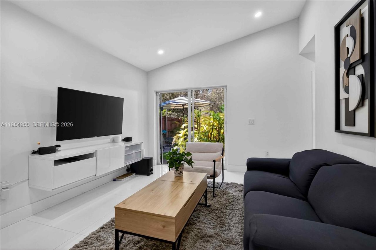 160 SW 206th Ave, Pembroke Pines, FL 33029 Photo