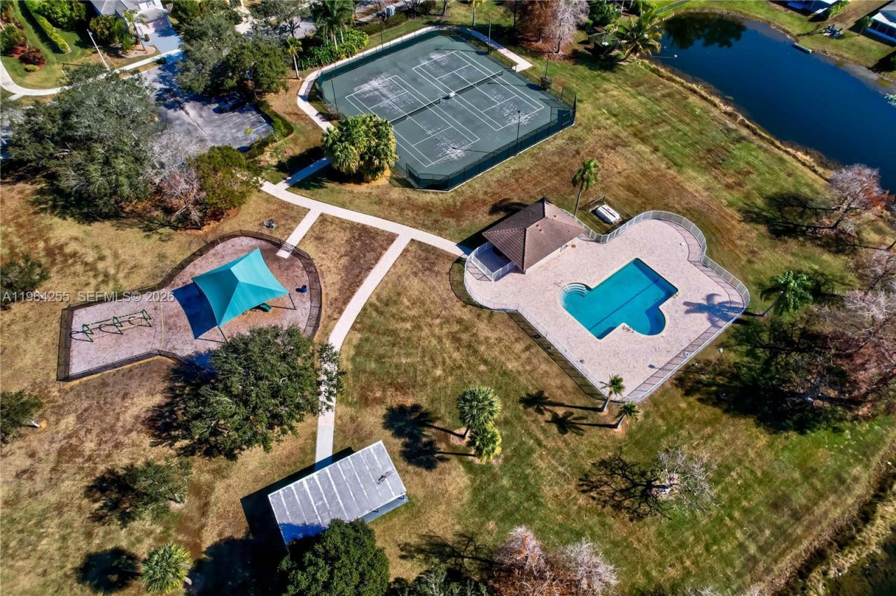 160 SW 206th Ave, Pembroke Pines, FL 33029 Photo