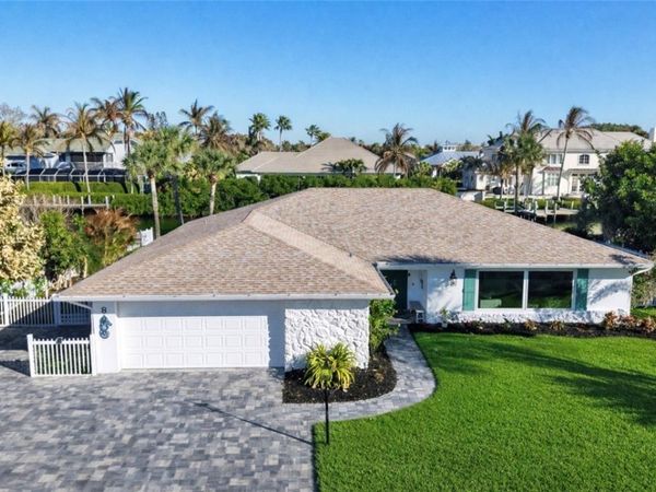 8 Seahorse Lane, Vero Beach, FL 32960