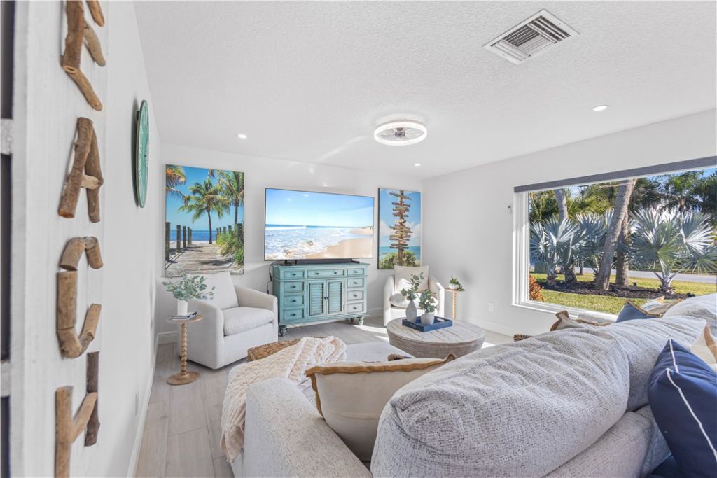 8 Seahorse Lane, Vero Beach, FL 32960 Photo