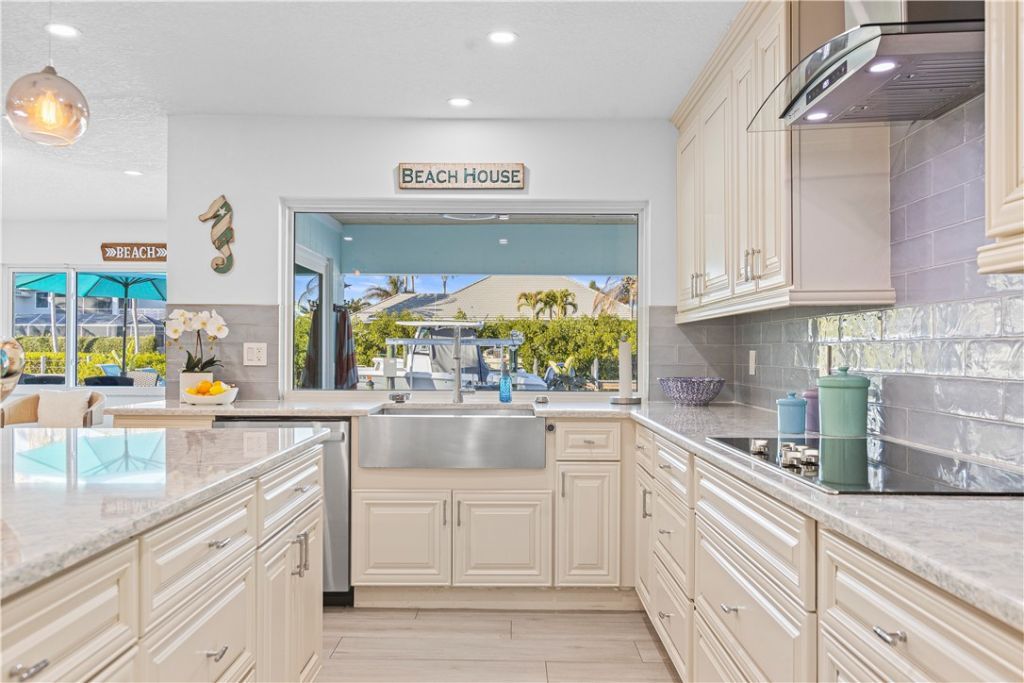 8 Seahorse Lane, Vero Beach, FL 32960 Photo