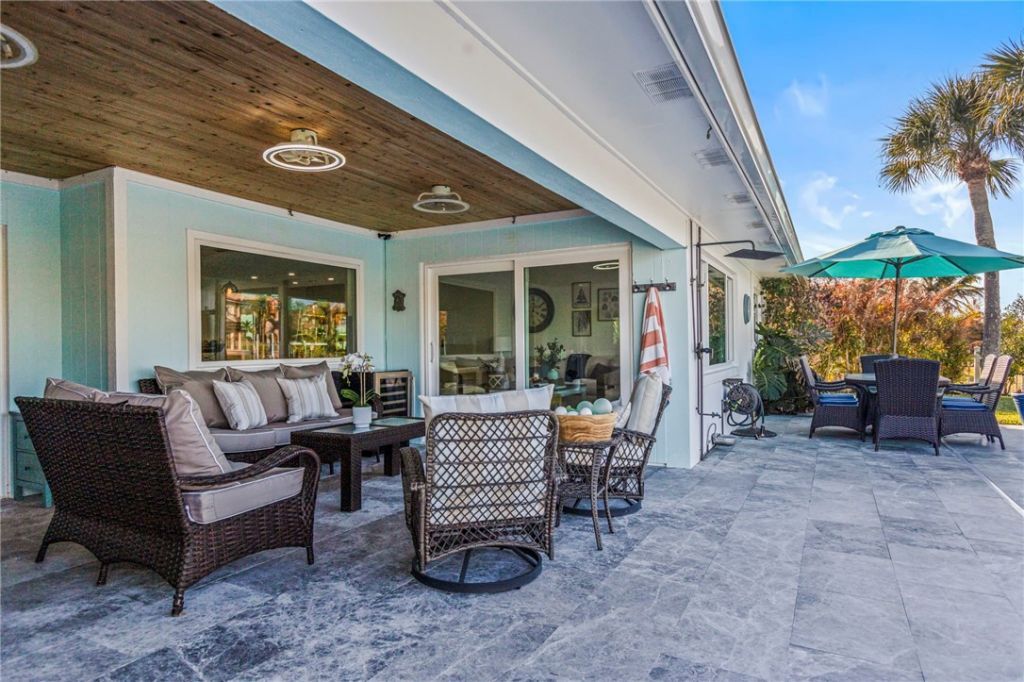 8 Seahorse Lane, Vero Beach, FL 32960 Photo