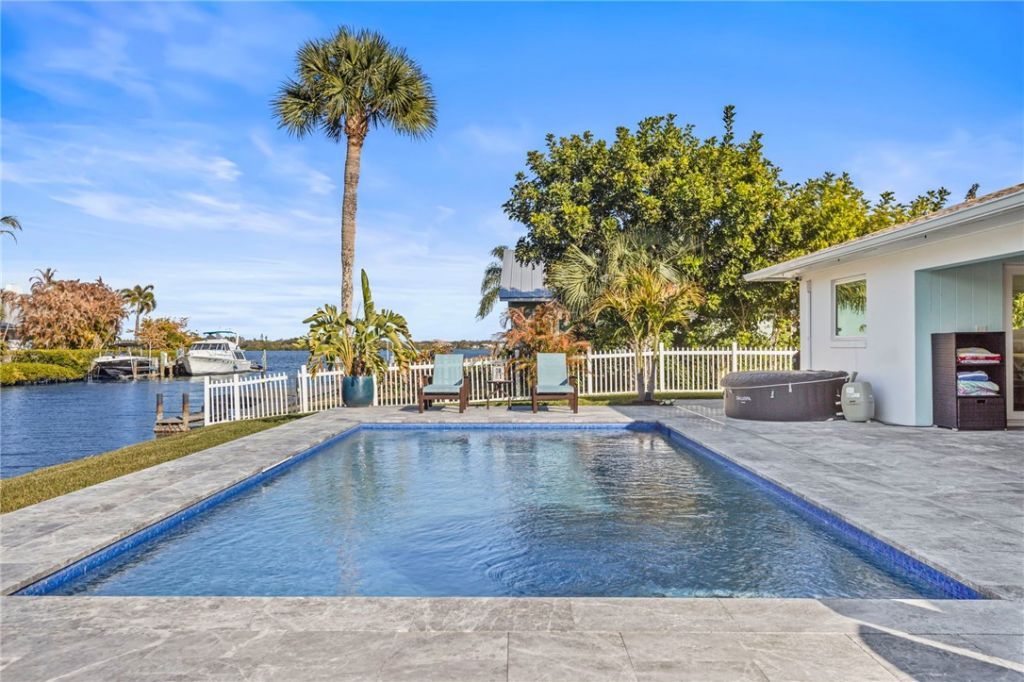 8 Seahorse Lane, Vero Beach, FL 32960 Photo