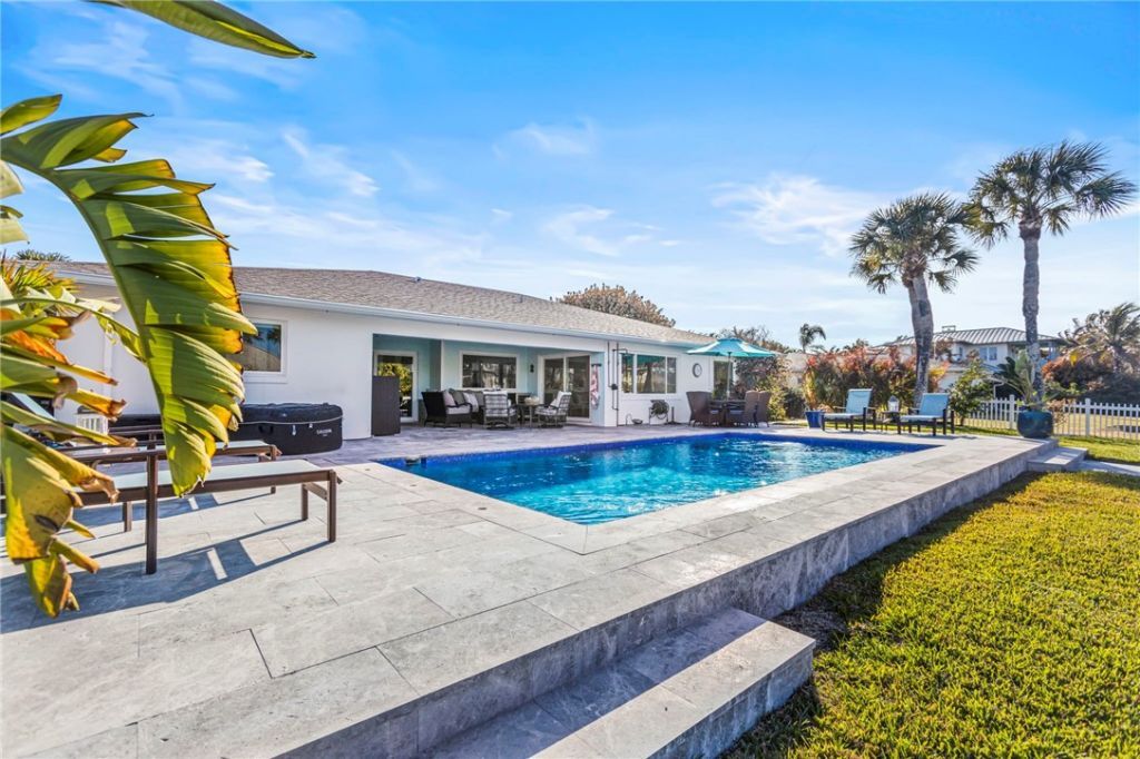 8 Seahorse Lane, Vero Beach, FL 32960 Photo